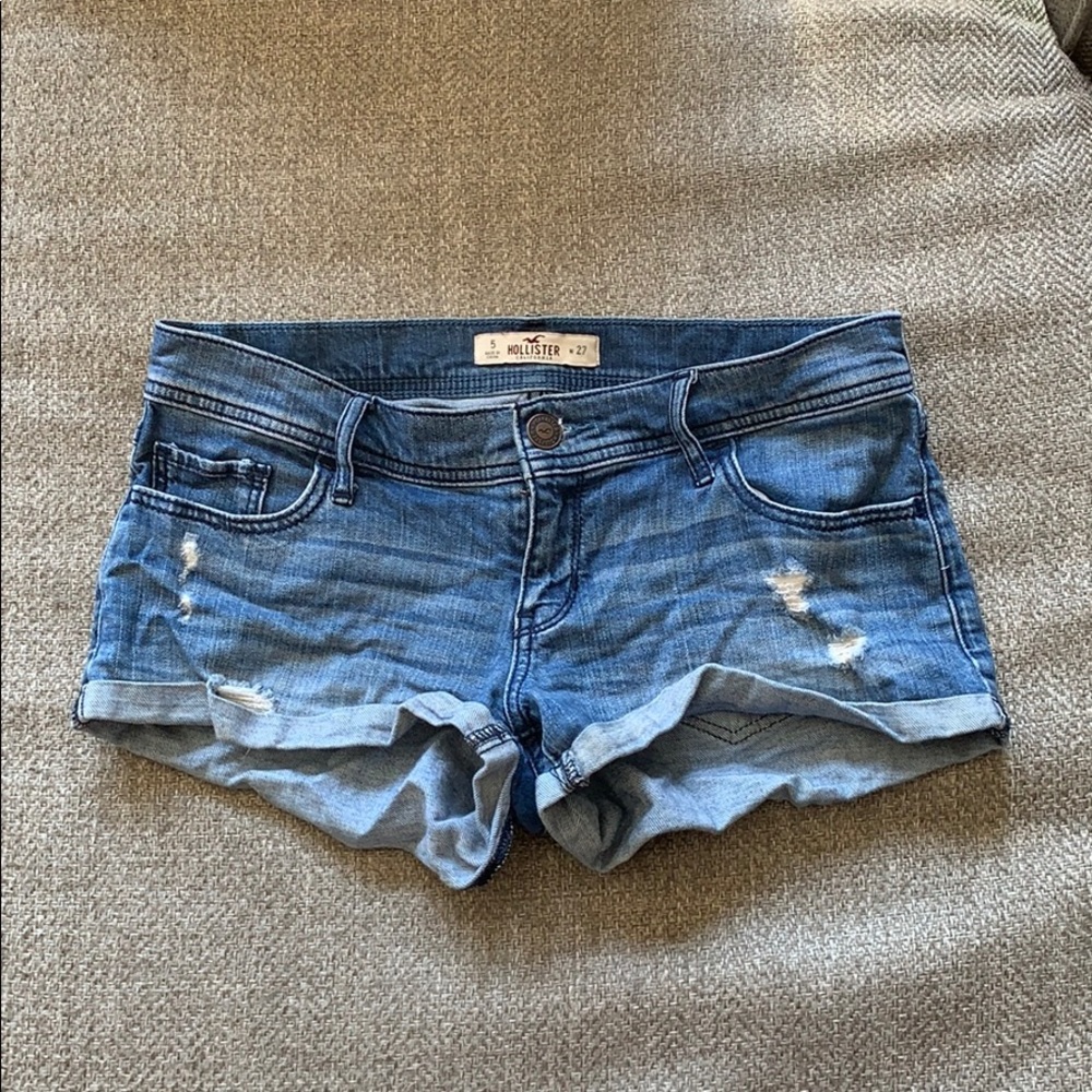 cute Hollister shorts